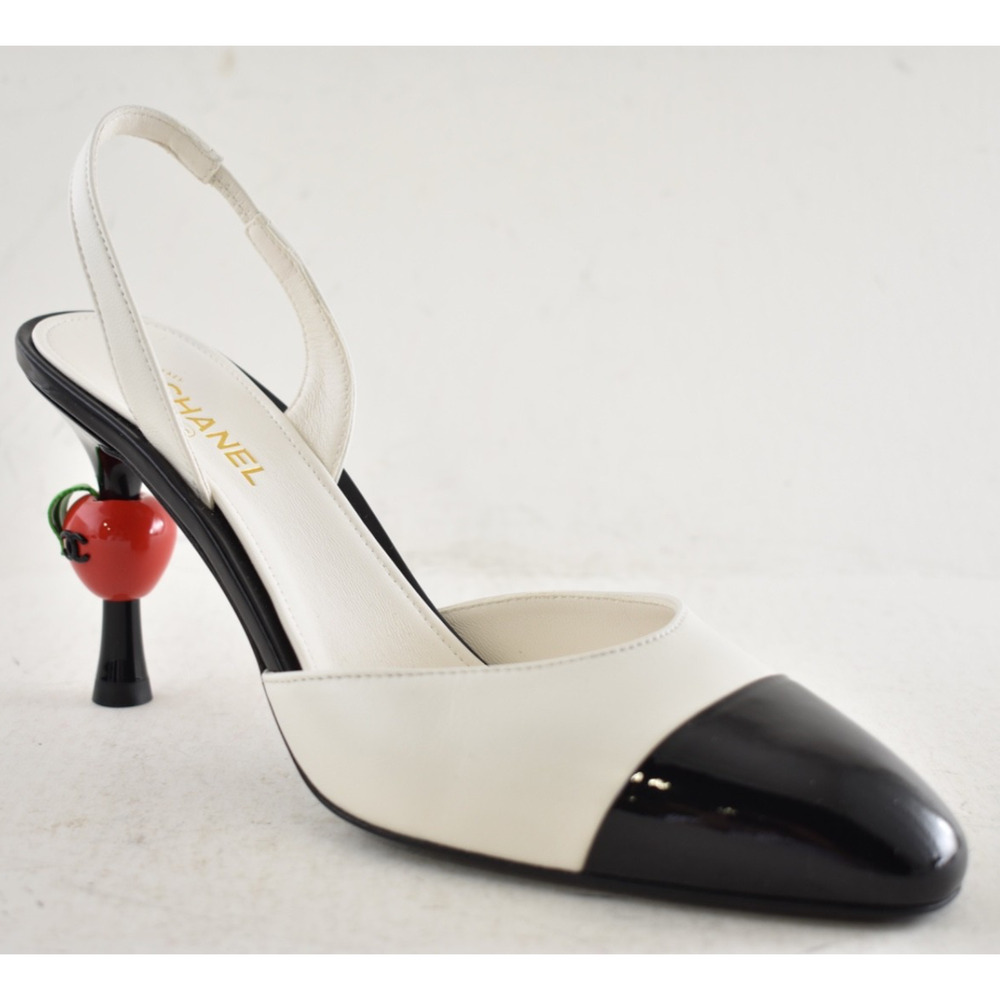Chanel 26A Metiers Blazy White Black Red Apple Sling CC Slingback Heel Pump 38 - Picture 6 of 16